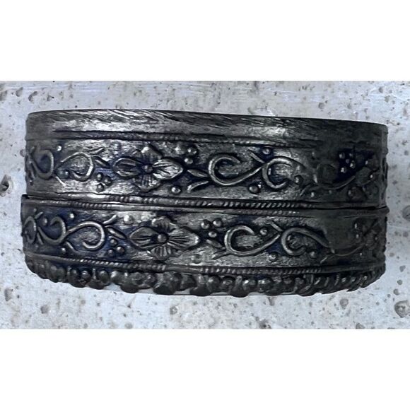 Asian Pewter Pill Case with Mirror Asian woman Sitting on Bench - Picture 8 of 9